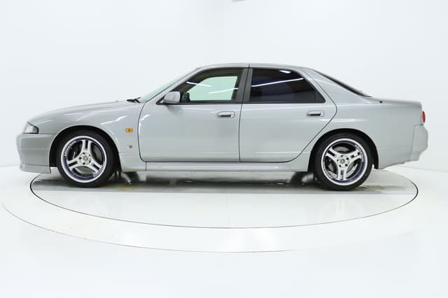 1998 Nissan Skyline JDM car for sale — photo 6 of 11