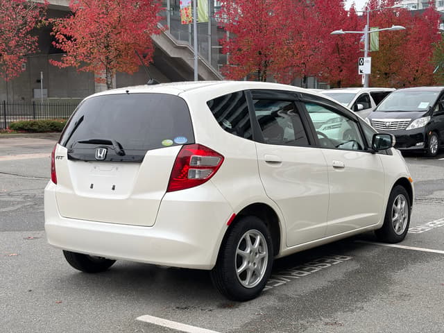 2009 Honda Fit JDM car for sale — photo 5 of 16