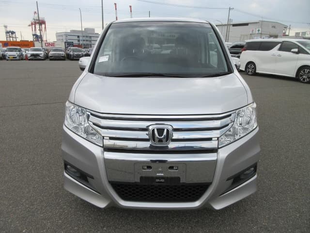 2012 Honda Stepwagon JDM car for sale — photo 7 of 25