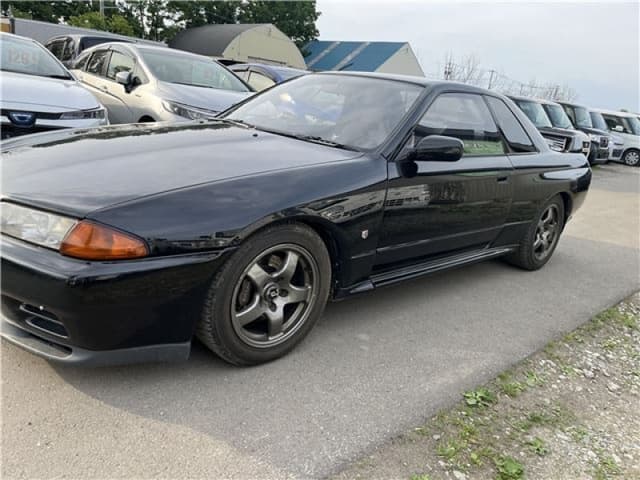 1992 Nissan Skyline JDM car for sale — photo 3 of 5
