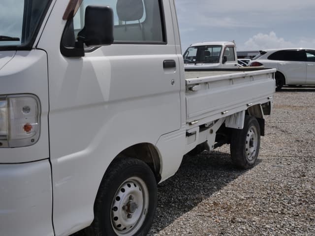 2001 Daihatsu Hijet JDM car for sale — photo 9 of 25