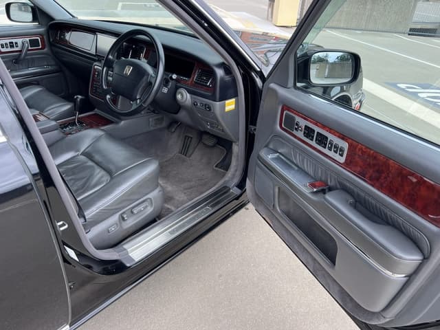 1996 Toyota Century JDM car for sale — photo 6 of 10