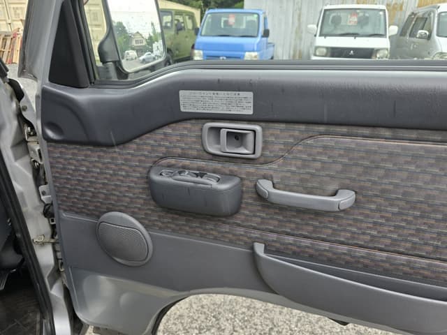2000 Daihatsu Hijet JDM car for sale — photo 14 of 25
