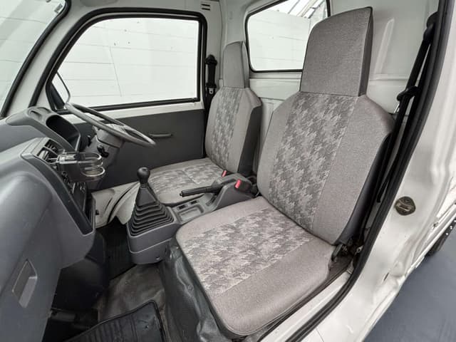 1998 Mitsubishi Minicab JDM car for sale — photo 10 of 24