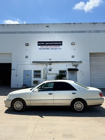 1998 Toyota Crown JDM car for sale — photo 5 of 13
