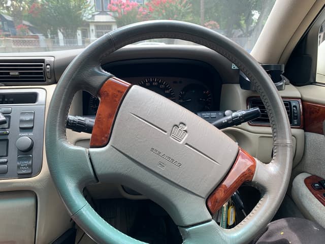 1999 Toyota Crown JDM car for sale — photo 10 of 16