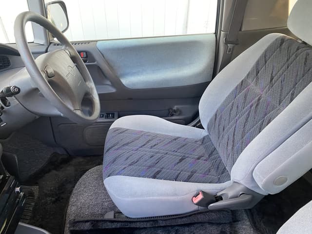 1999 Toyota Estima JDM car for sale — photo 2 of 17