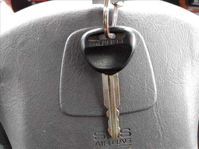 1997 Mitsubishi Pajero JDM car for sale — photo 17 of 25