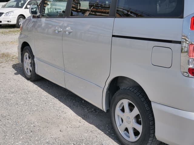 2001 Toyota Noah JDM car for sale — photo 16 of 25