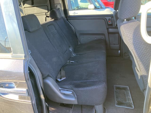 2007 Honda Stepwagon JDM car for sale — photo 5 of 8