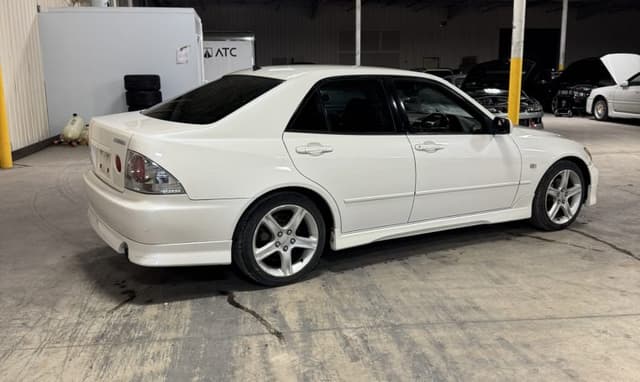 1999 Toyota Altezza JDM car for sale — photo 6 of 25