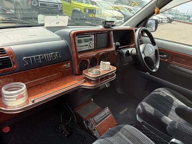 2001 Honda Stepwagon JDM car for sale — photo 4 of 7
