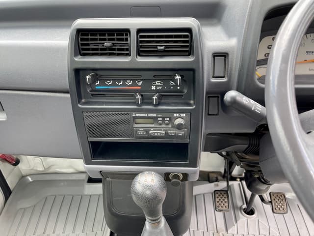 1998 Mitsubishi Minicab JDM car for sale — photo 17 of 25
