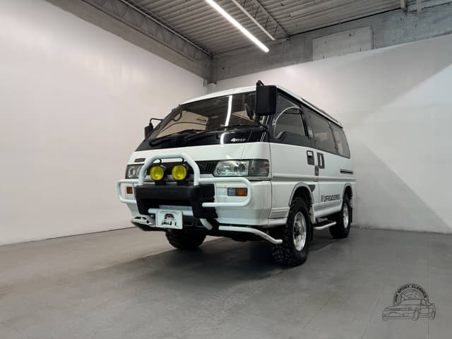 1991 Mitsubishi Delica JDM car for sale — photo 3 of 25