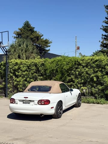 2000 Mazda Roadster (Eunos Roadster / MX-5) JDM car for sale — photo 5 of 16