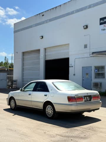 1998 Toyota Crown JDM car for sale — photo 8 of 13