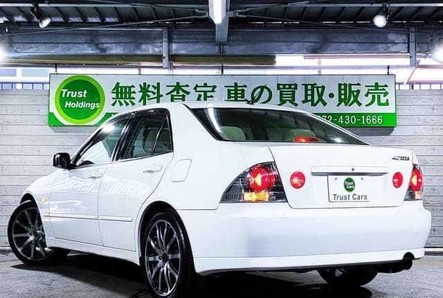 2002 Toyota Altezza JDM car for sale — photo 5 of 25