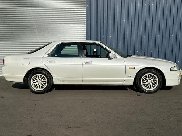 1997 Nissan Skyline JDM car for sale — photo 6 of 25