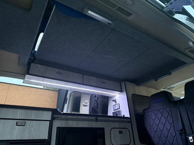 2007 Nissan Elgrand JDM car for sale — photo 18 of 25