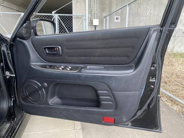 1998 Toyota Altezza JDM car for sale — photo 17 of 20