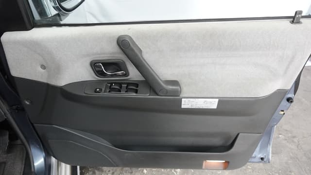 1997 Mitsubishi Pajero JDM car for sale — photo 17 of 23