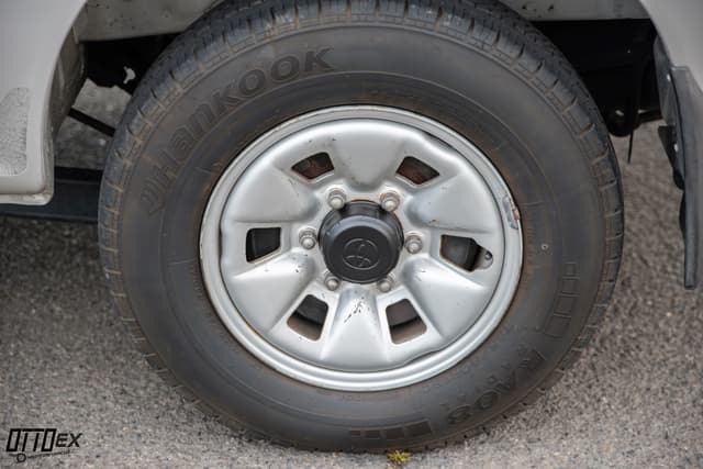 1999 Toyota HiAce JDM car for sale — photo 16 of 25