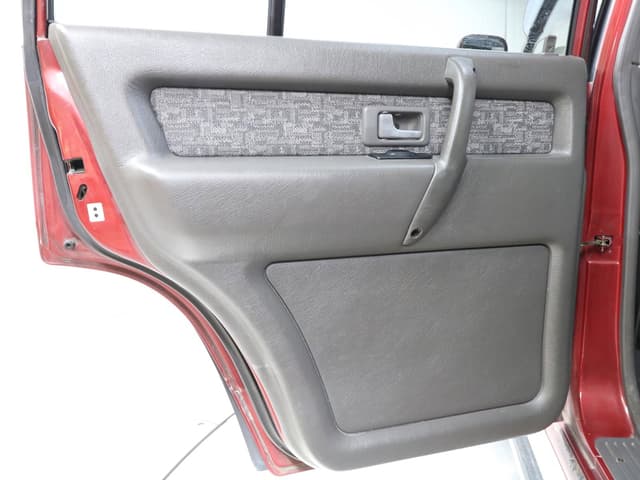 1998 Isuzu Bighorn JDM car for sale — photo 23 of 25