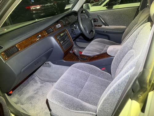 1998 Toyota Crown JDM car for sale — photo 7 of 15