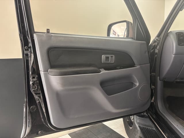 1996 Toyota Hilux Surf JDM car for sale — photo 15 of 25