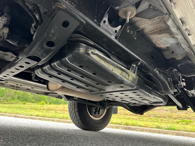 1999 Toyota Hilux Surf JDM car for sale — photo 16 of 20