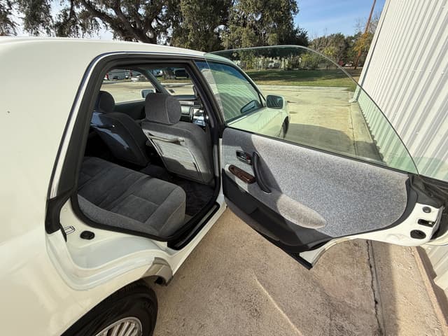 1996 Toyota Crown JDM car for sale — photo 15 of 21