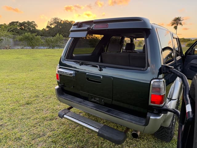 1996 Toyota Hilux Surf JDM car for sale — photo 9 of 47