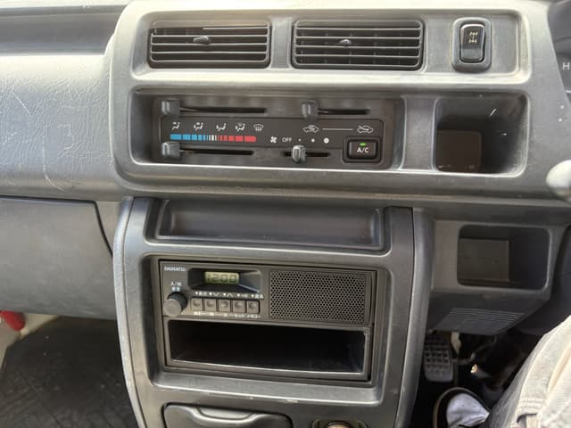 2000 Daihatsu Hijet JDM car for sale — photo 15 of 25