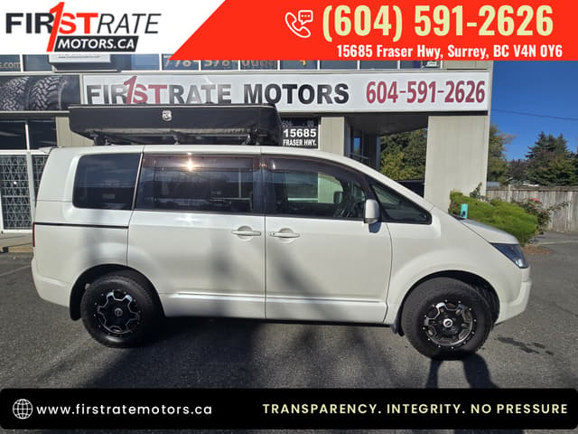 2009 Mitsubishi Delica JDM car for sale — photo 17 of 24