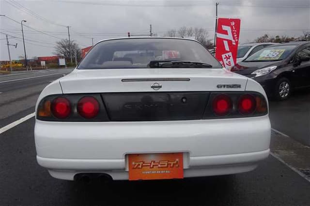 1993 Nissan Skyline JDM car for sale — photo 8 of 25