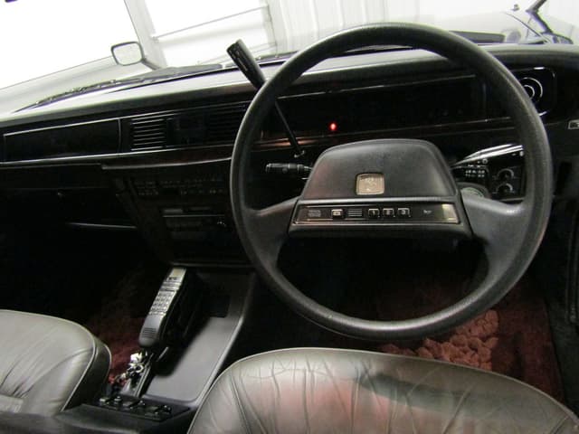 1991 Toyota Century JDM car for sale — photo 17 of 25