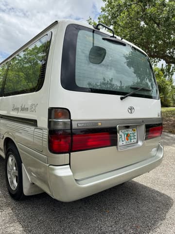 1997 Toyota HiAce JDM car for sale — photo 8 of 25