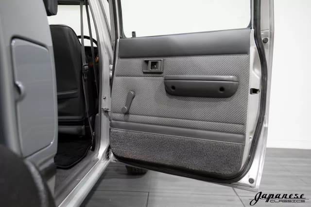 1990 Toyota Hilux JDM car for sale — photo 23 of 25