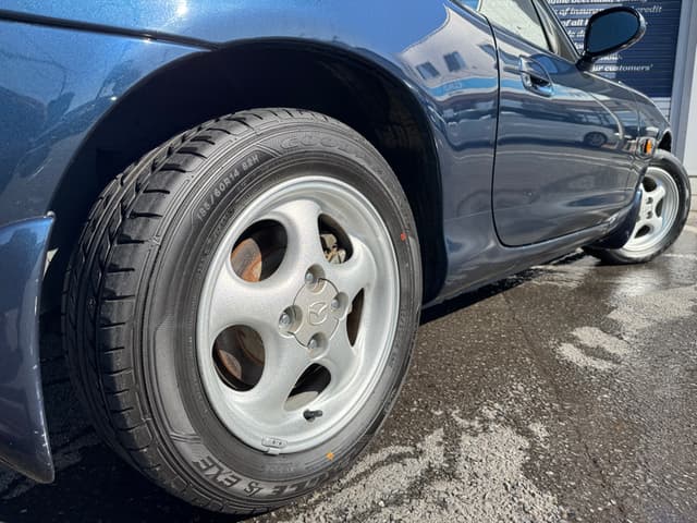 1998 Mazda Roadster (Eunos Roadster / MX-5) JDM car for sale — photo 9 of 25