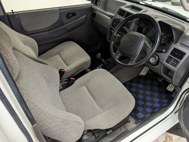 1996 Mitsubishi Pajero JDM car for sale — photo 12 of 24