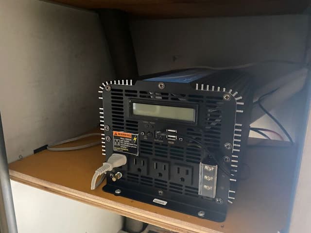 1992 Mitsubishi Delica JDM car for sale — photo 18 of 25