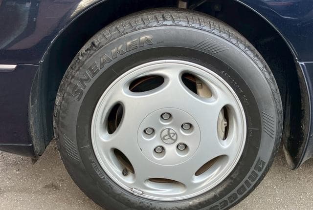 2002 Toyota Celsior JDM car for sale — photo 16 of 25