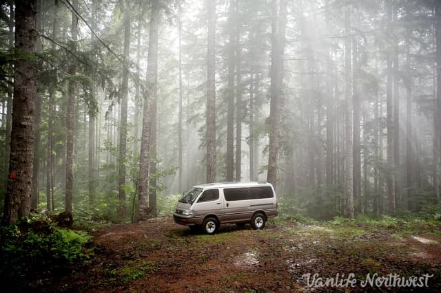 1995 Toyota HiAce JDM car for sale — photo 7 of 25