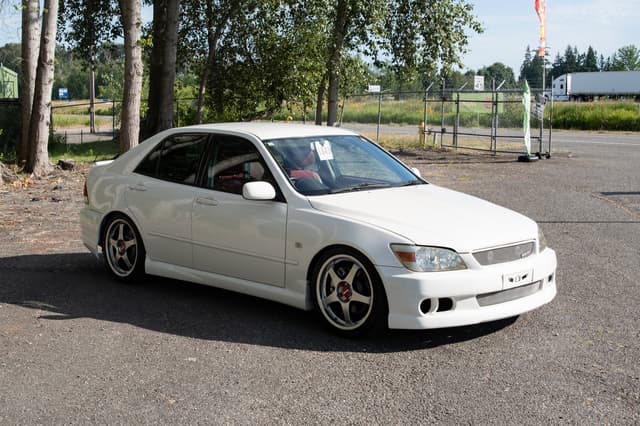 2001 Toyota Altezza JDM car for sale — photo 3 of 14