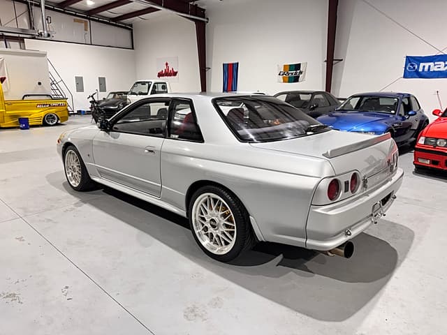 1994 Nissan Skyline JDM car for sale — photo 3 of 25