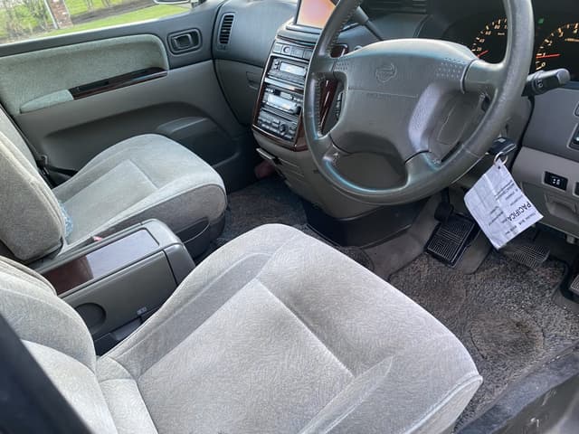 2000 Nissan Elgrand JDM car for sale — photo 2 of 11