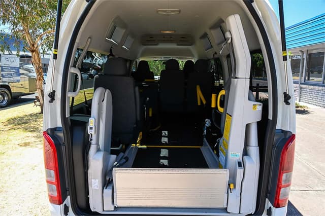 2011 Toyota HiAce JDM car for sale — photo 7 of 23