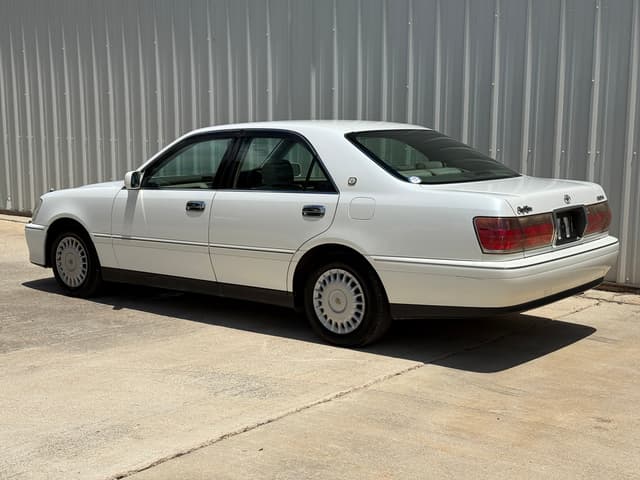 2000 Toyota Crown JDM car for sale — photo 4 of 21