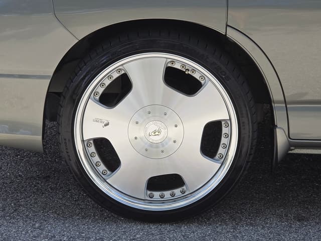 2000 Toyota Granvia JDM car for sale — photo 10 of 25