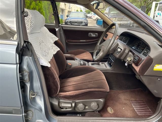 1989 Nissan Laurel JDM car for sale — photo 10 of 17